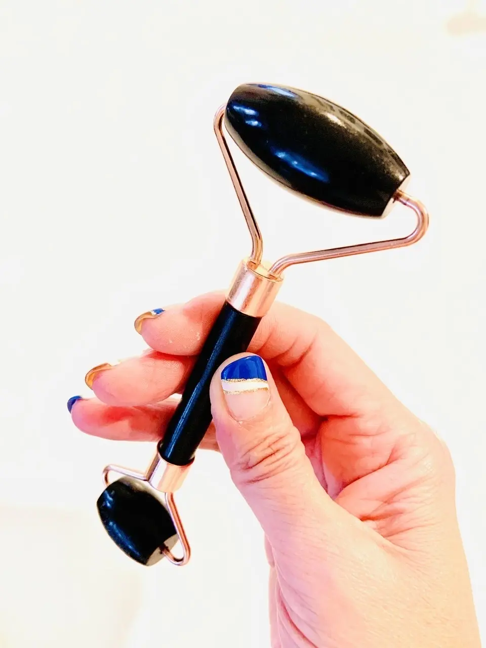 シュンガイトの美容ローラー