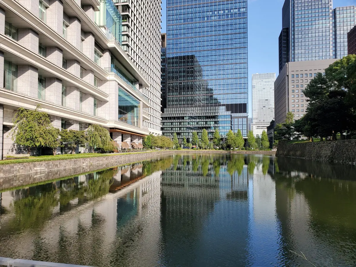 そとからみたホテル