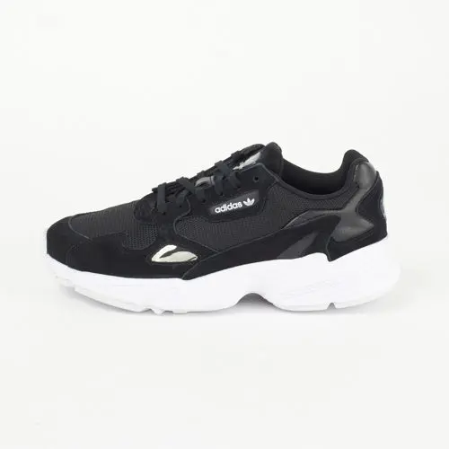 adidas Originals Falcon W ￥9,990+税