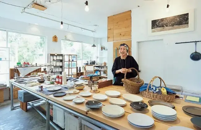 作家の顔が見える、暮らしの道具を紹介