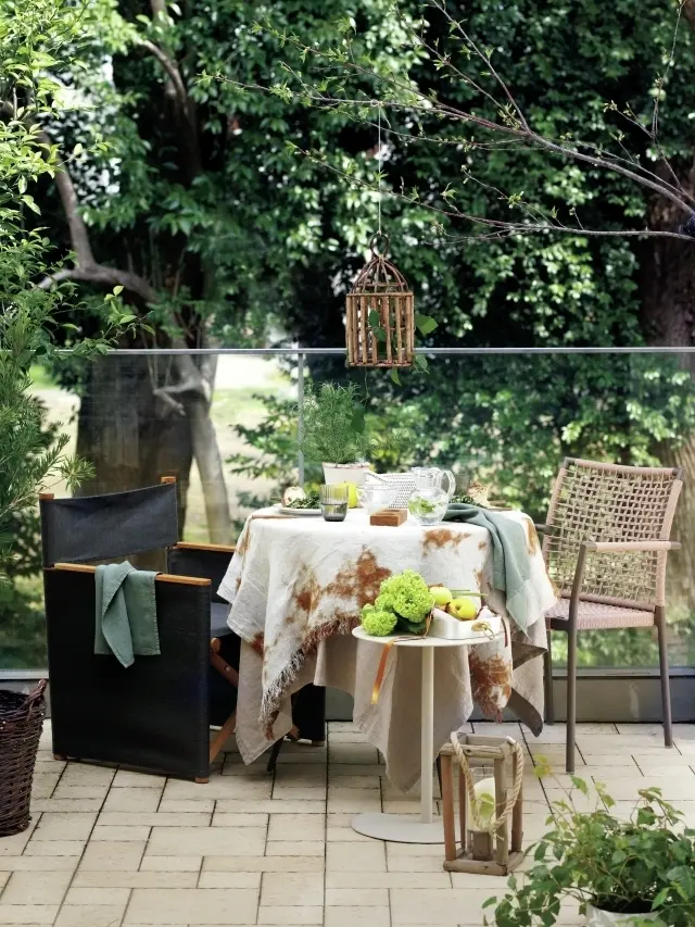 テラスで食事をする―― それだけで特別な時間が生まれる