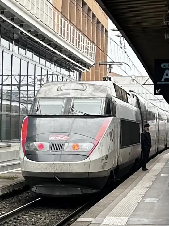 電車　鉄道の旅　新幹線　