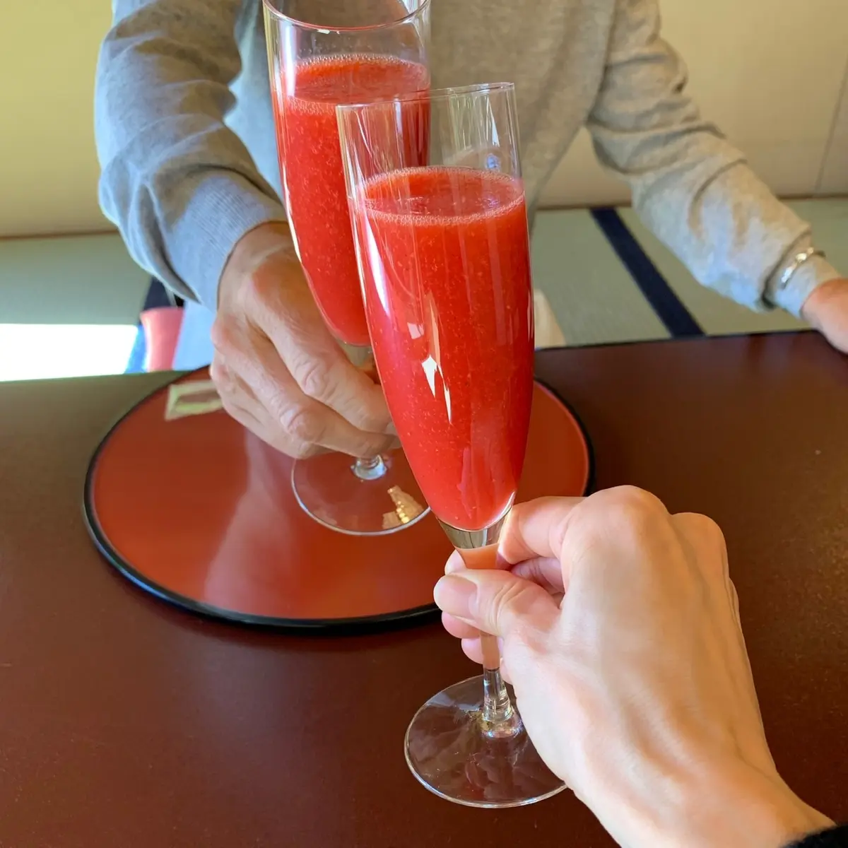 あまおう100%ジュースで乾杯