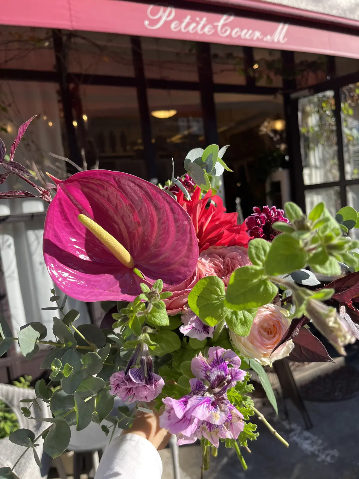 カッコいいブーケを束ねにの画像_6