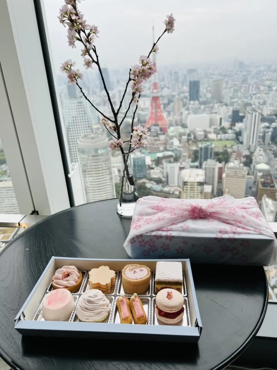 アンダーズ 東京のぺストリー ショップの「桜スイーツボックス」