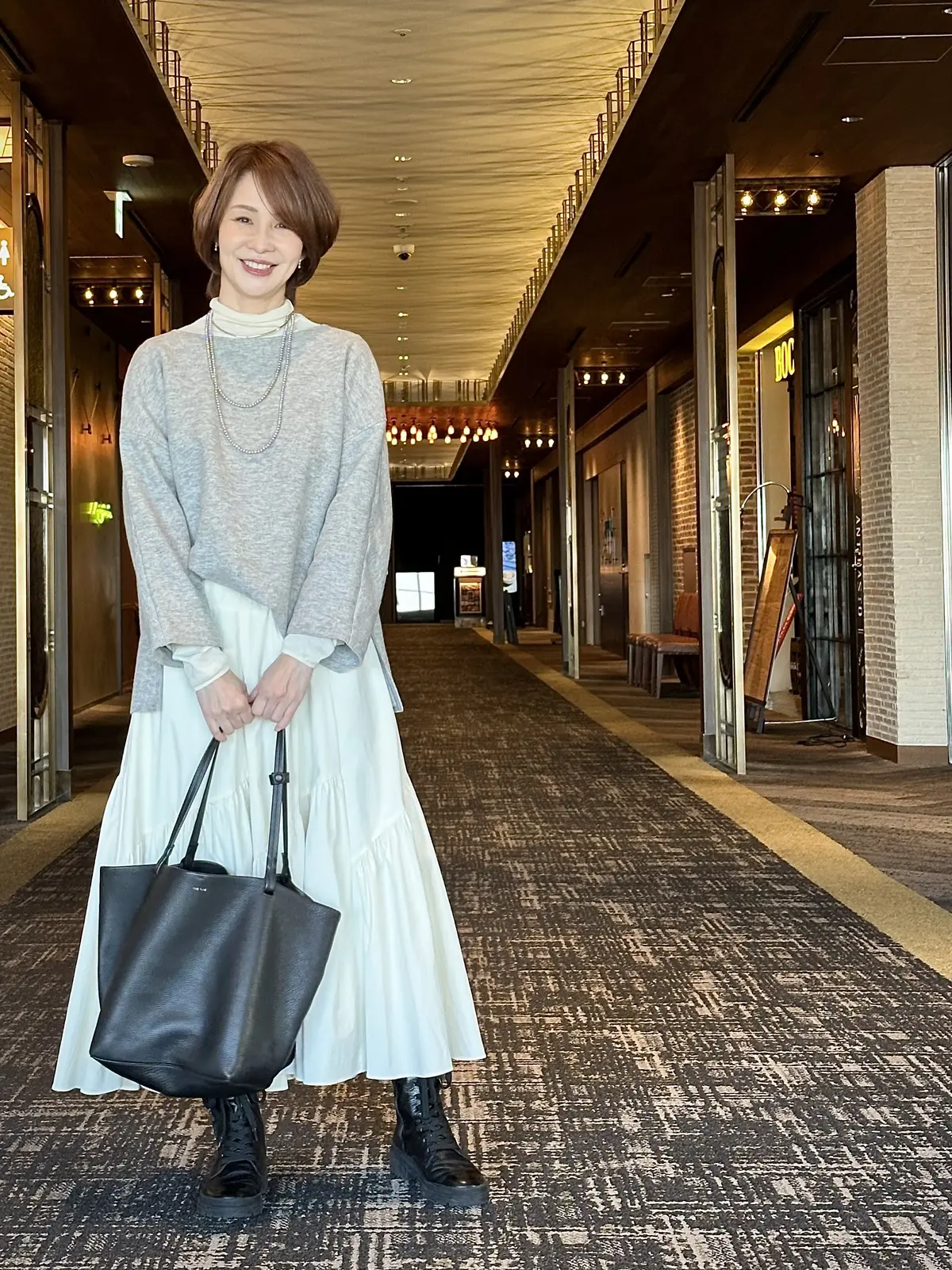 白ベースのレイヤードスタイルで新年ランチの画像_1