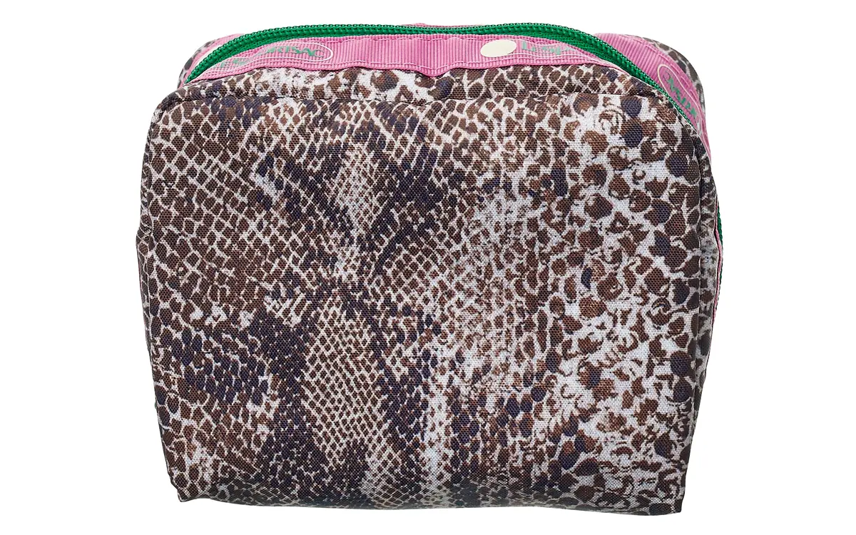 進藤やす子さんのポーチ