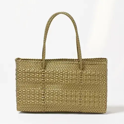 【50代 週末コーデ】初夏も快適な華やぎの画像_3