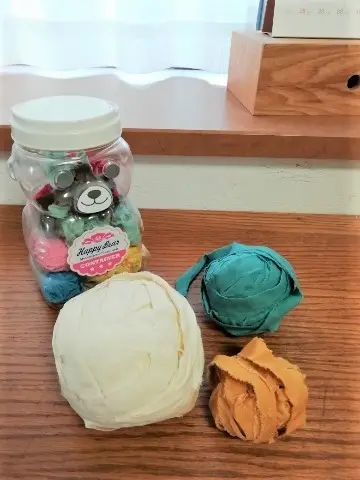 裂き織りで使う為に裂いた布たち