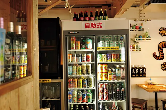 缶と瓶のお酒はケースから好きなものを