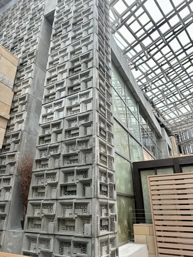 日傘をさして紫外線対策、ブラックコーデでの画像_9