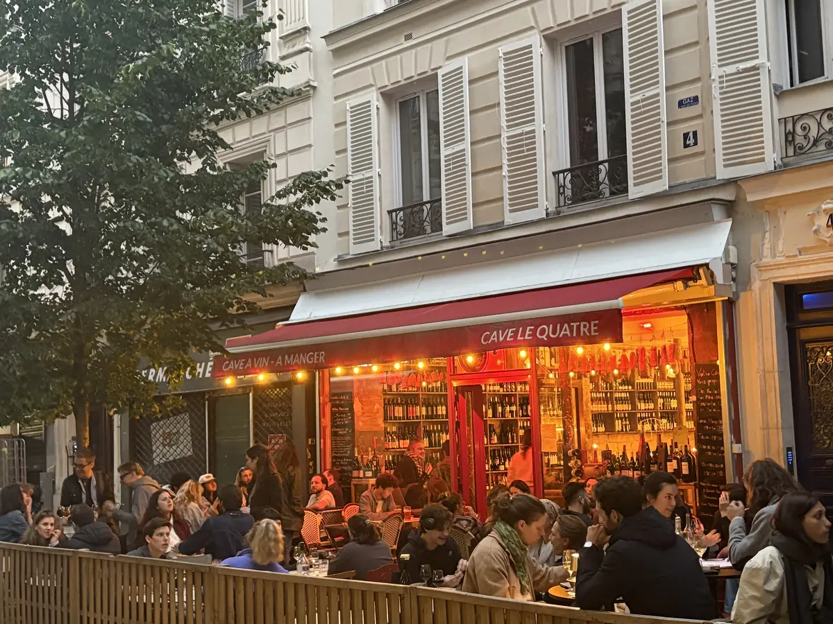 パリのビストロ