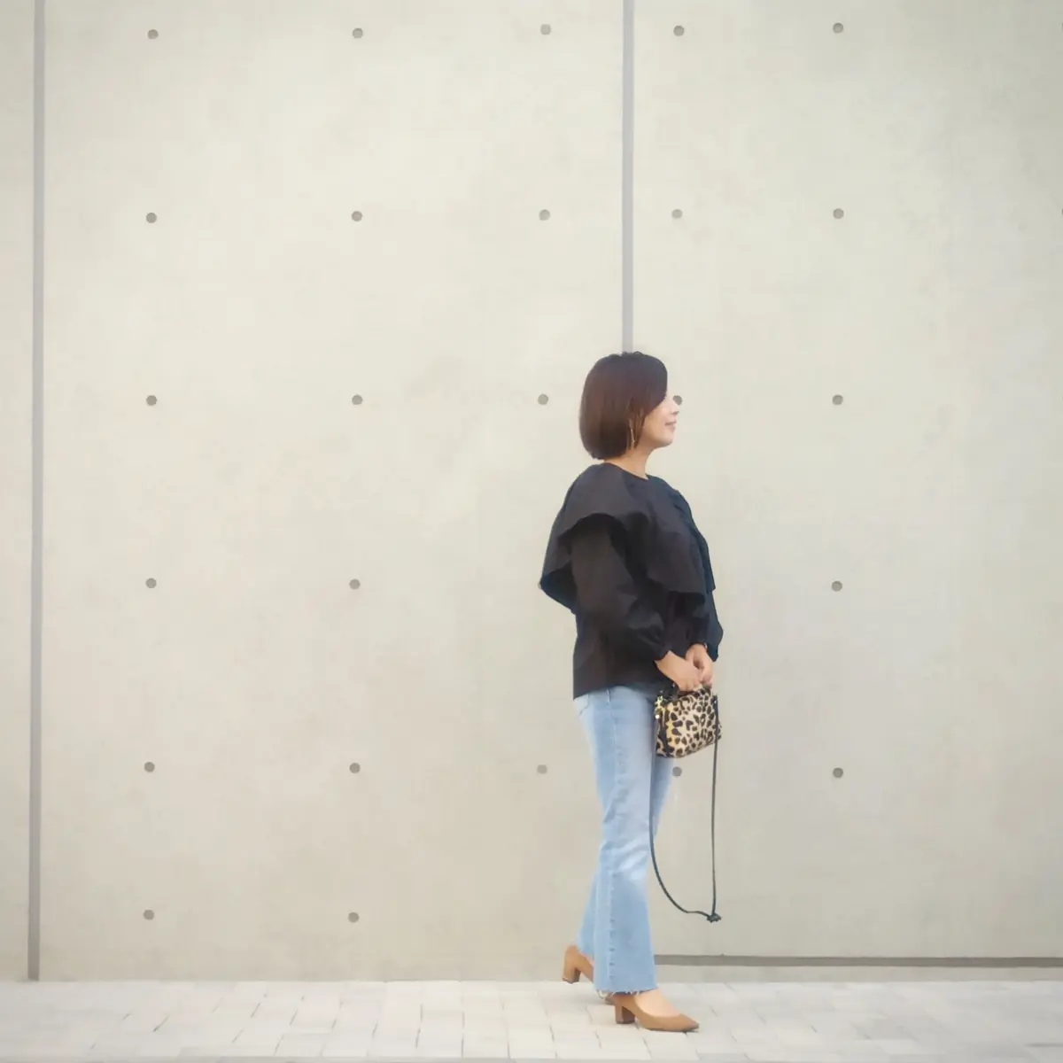 ザラのブラウスとフレアデニム、40代ファッション