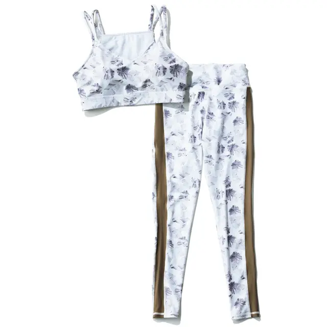 ナージー×アリシアスタンのタイツとブラトップ