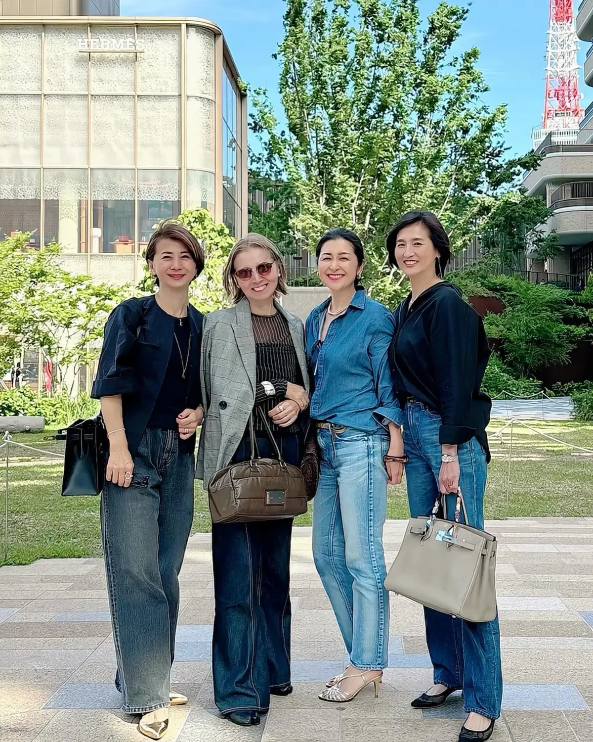 ランチ会メンバー全身写真