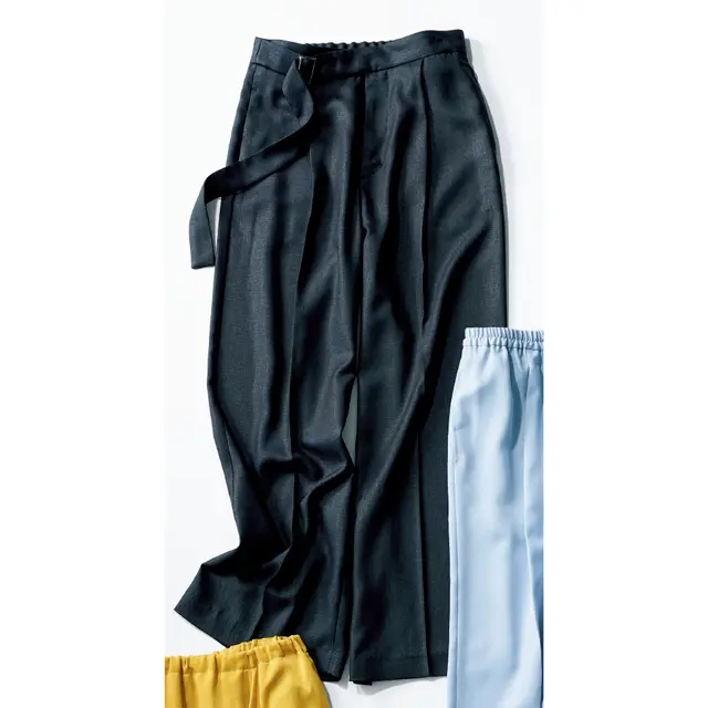 エルーラの光沢感のあるパンツ