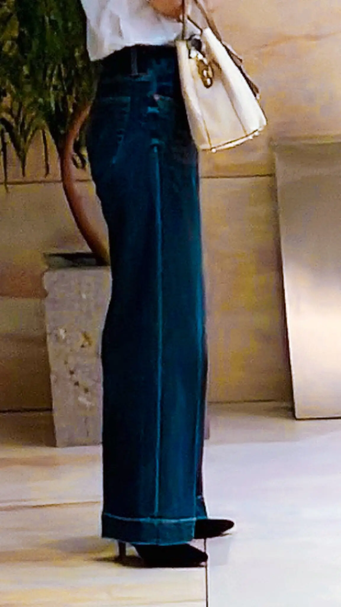 デニム　plst プラステ　デニムコーデ　アラフィフ　デニム　ハイライズワイドジーンズ　jマダムのおしゃれ　