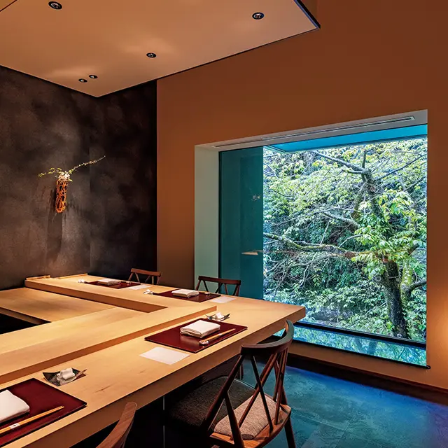 ふふ熱海 木の間の月