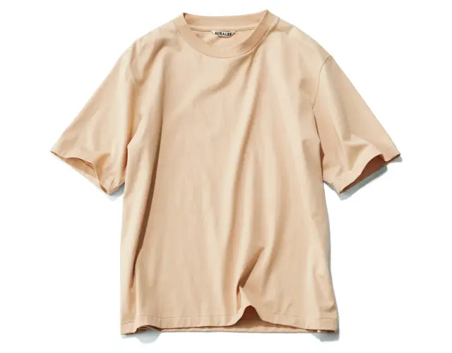 オーラリーのTシャツ