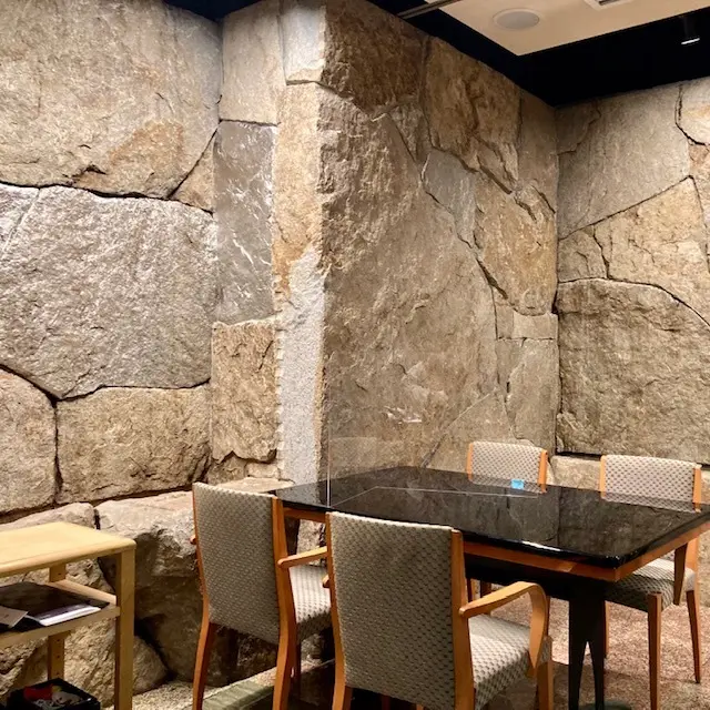 金箔銀箔の施された壁