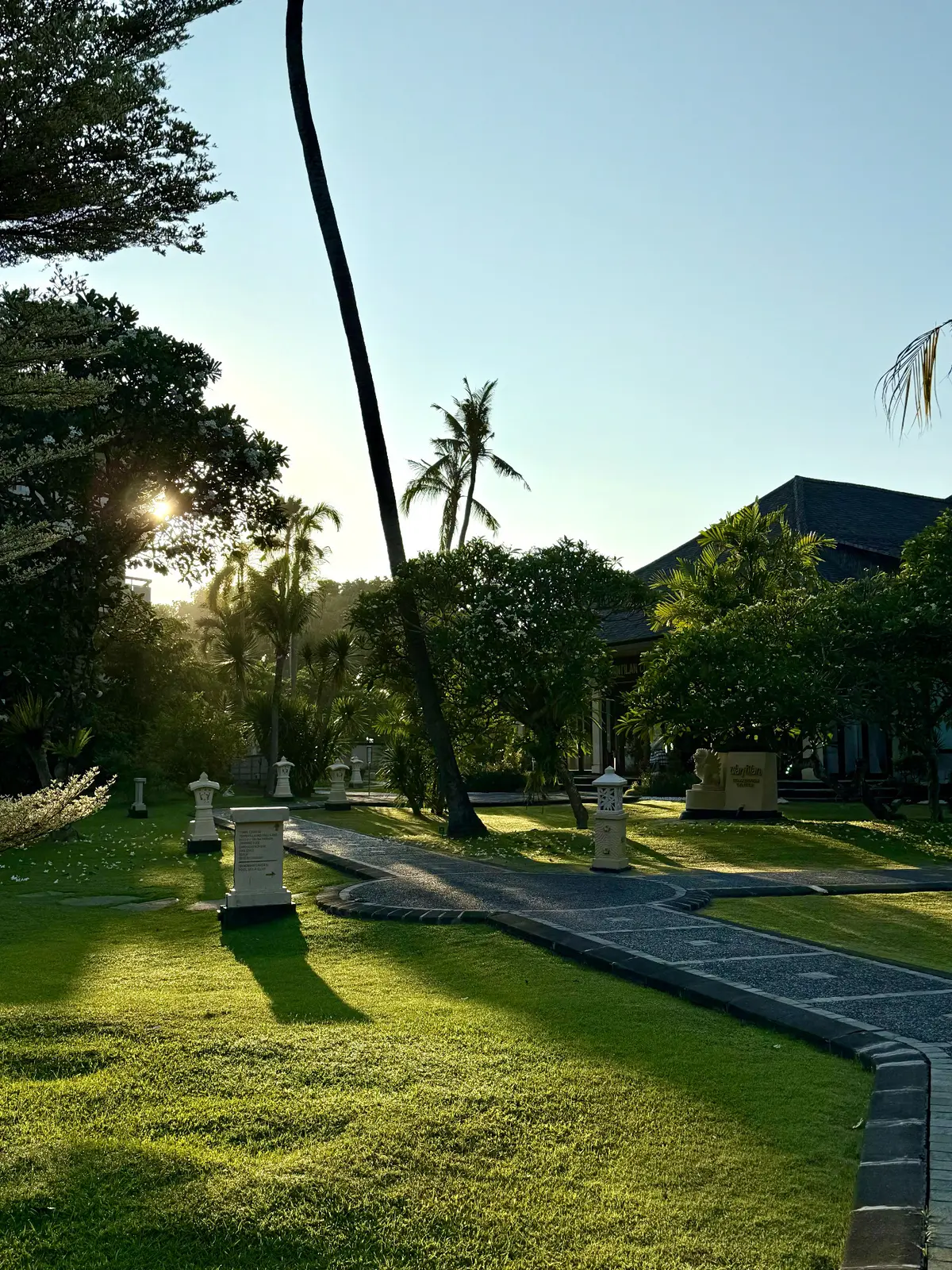 バリ島　サヌール　50代夫婦旅行　BALI 　プラマサヌールビーチホテル　PRAMA SANUR BEACH BALI　Garden