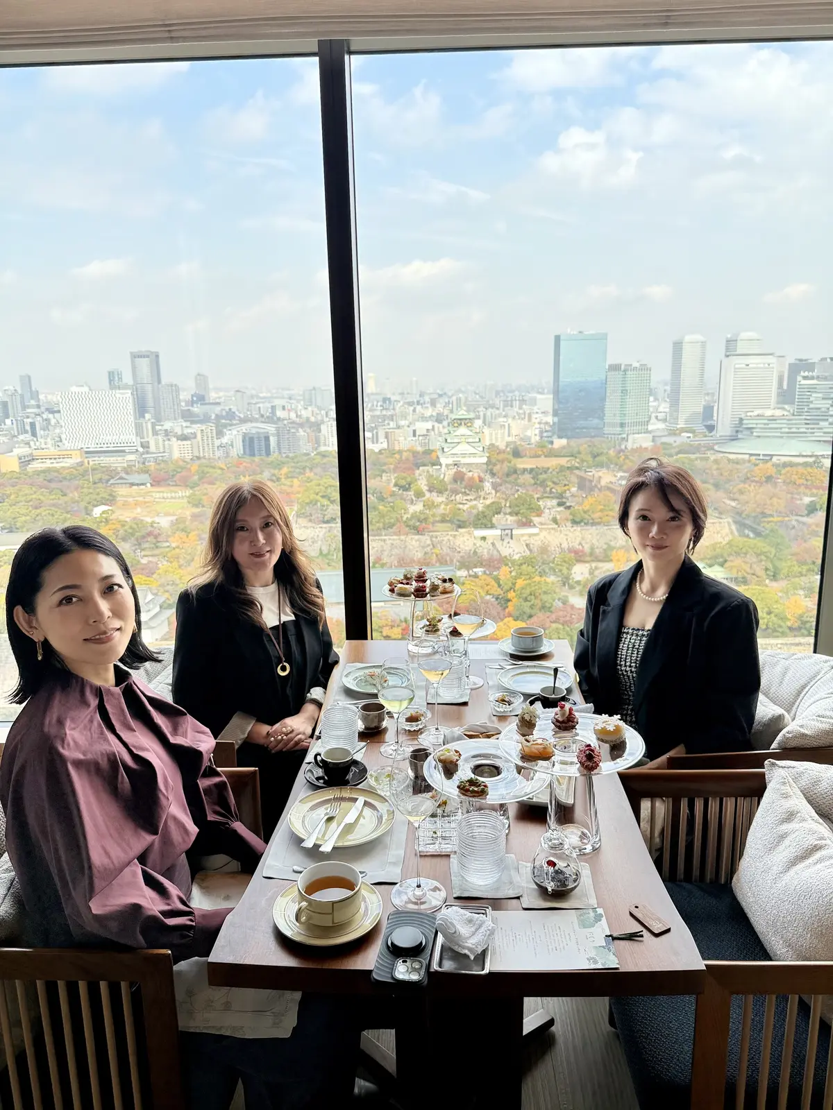 大阪　大阪城　ホテル　パティーナ大阪　にじり　nijiri  アフタヌーンティー　スノーシンフォニーアフタヌーンティー　紅葉　大阪グルメ　大阪カフェ　大阪観光　ラグジュアリーホテル　女子会.  SONATA BAR & LOUNGE 　BAR 