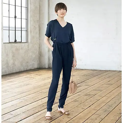 L’UNE サスペンダーつきフロントスリットパンツ ￥41,800