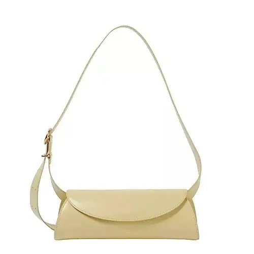 【50代 週末コーデ】モノトーンに華やぎの画像_7