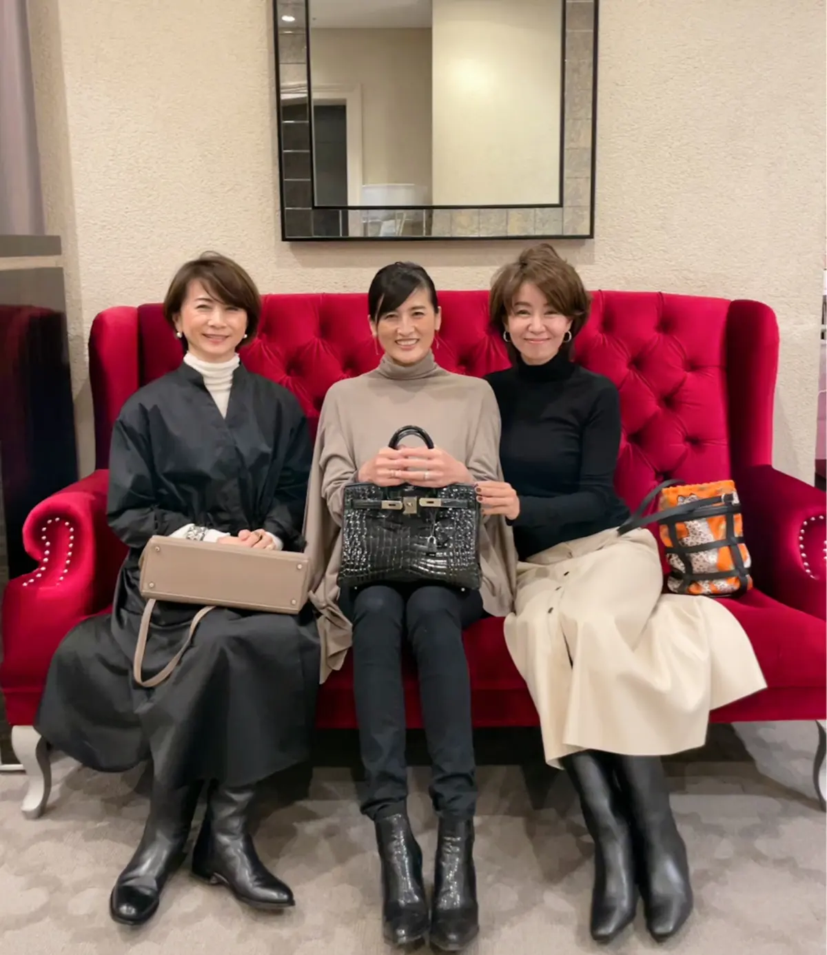 一枚でスタイルが決まるトップスの画像_5