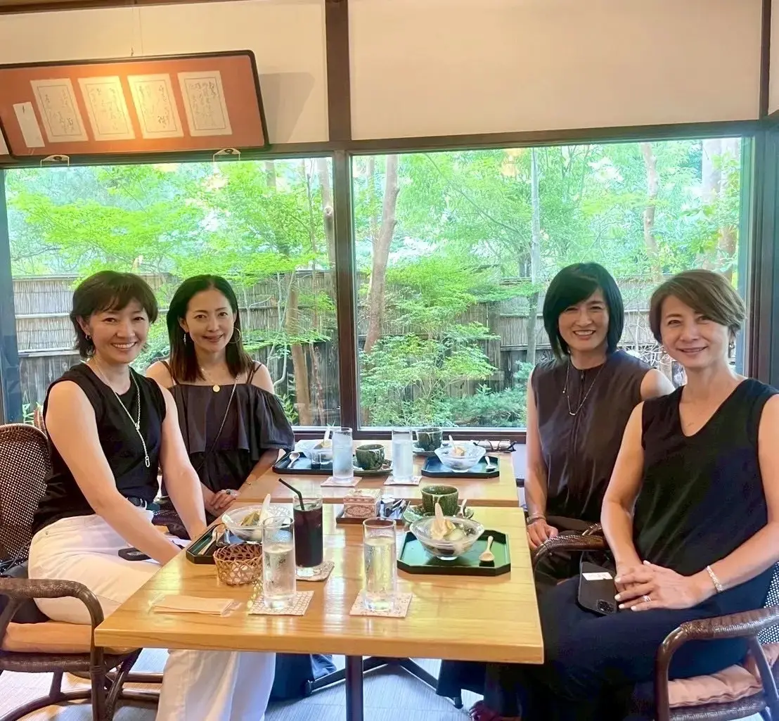 ハイキングの後プールに入ってシャワーを浴びた後なので、みんなスッキリした表情に