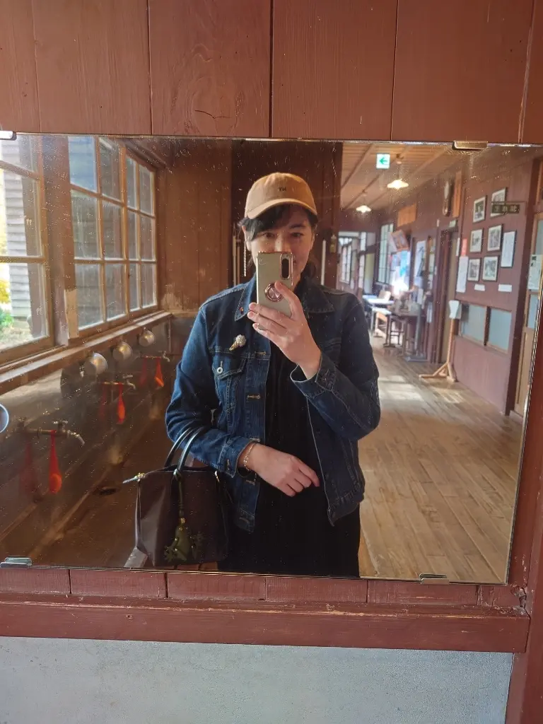 潟分校手洗い場の鏡の私