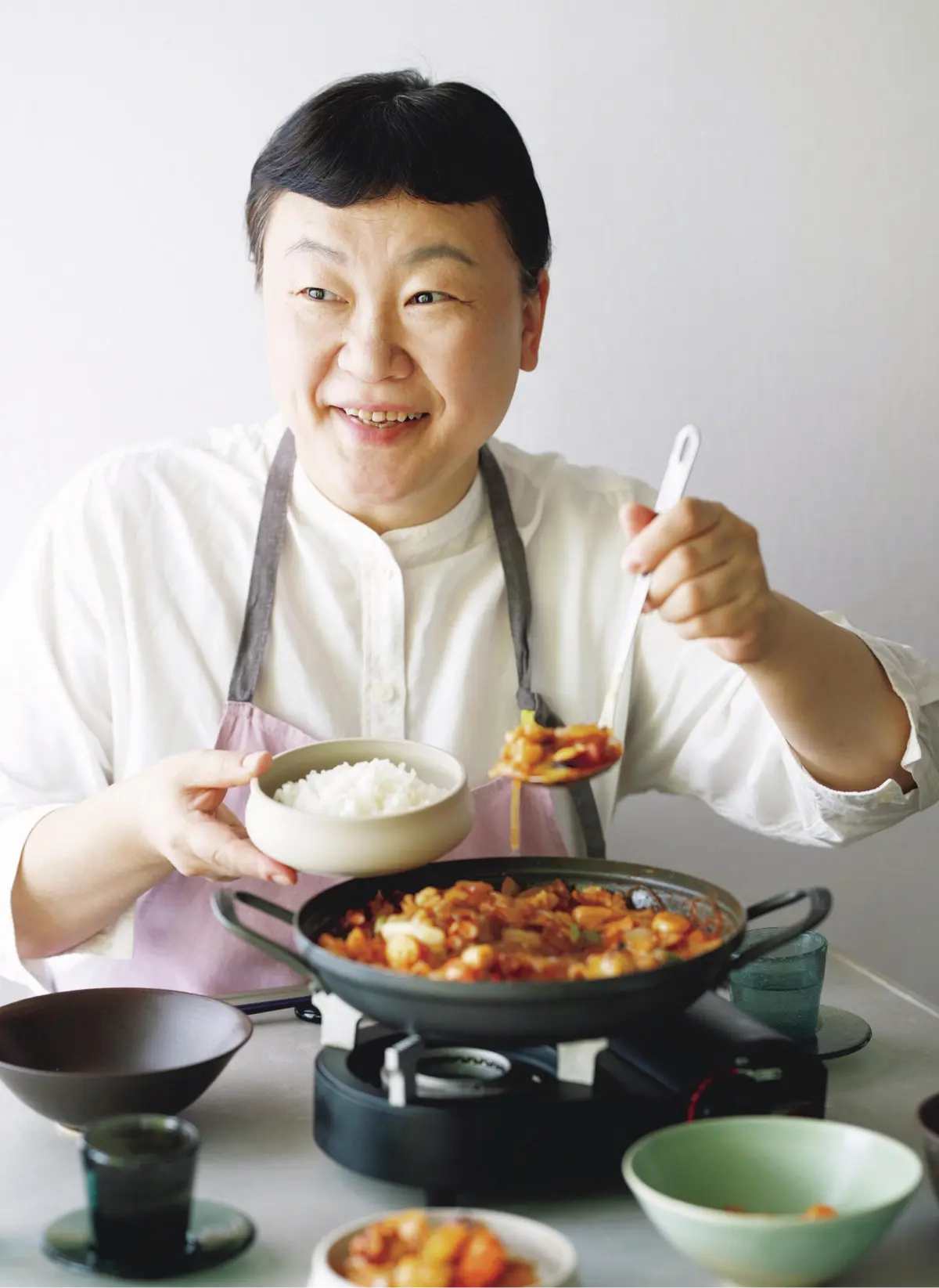 味変も楽しい！ 「ごちそう韓国鍋」３つのレシピ　料理研究家・重信初江さん　ポートレイト