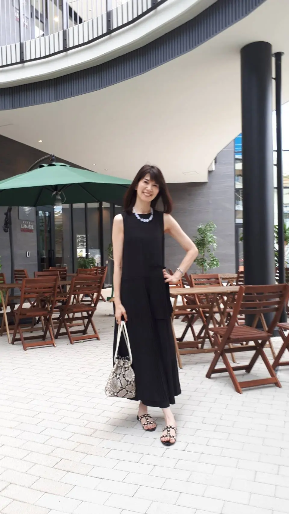 夏のブラックは素材とデザインで楽しむの画像_2