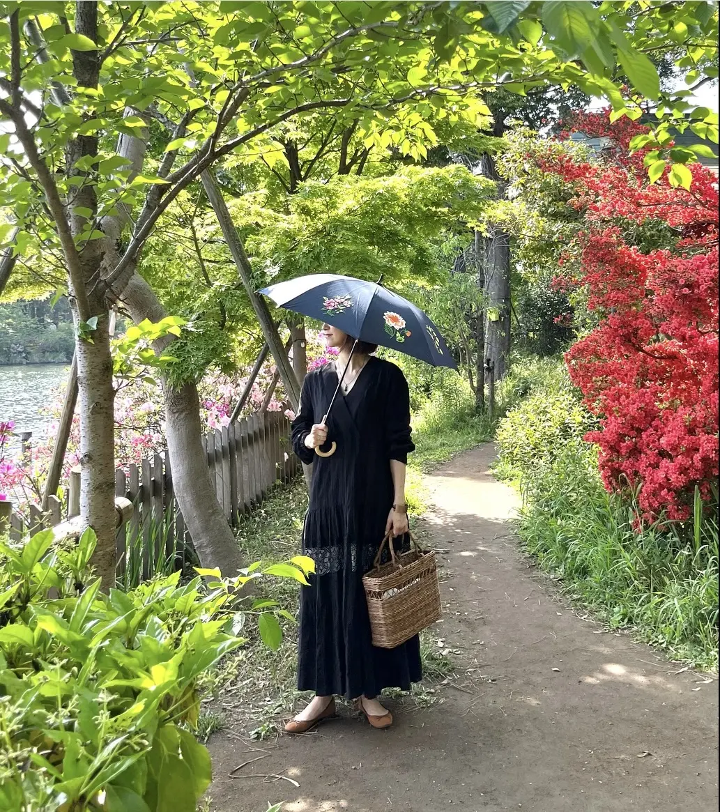 ベトナム刺繍の日傘で、両親と花々散策♩の画像_1