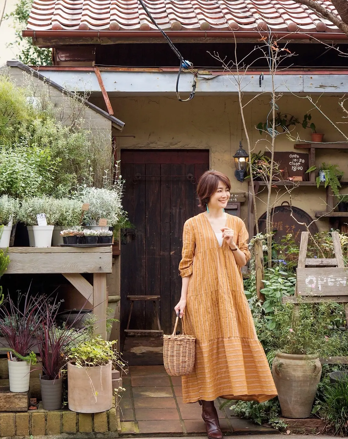 リラックススタイルで近所の草花屋さんへの画像_1