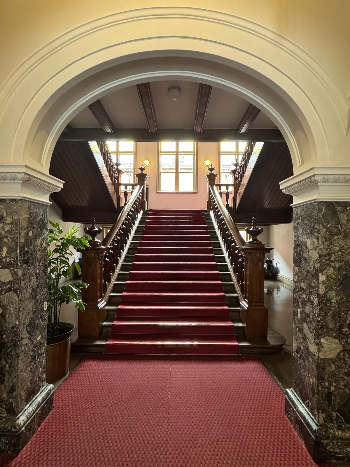 文翔館　中央階段室