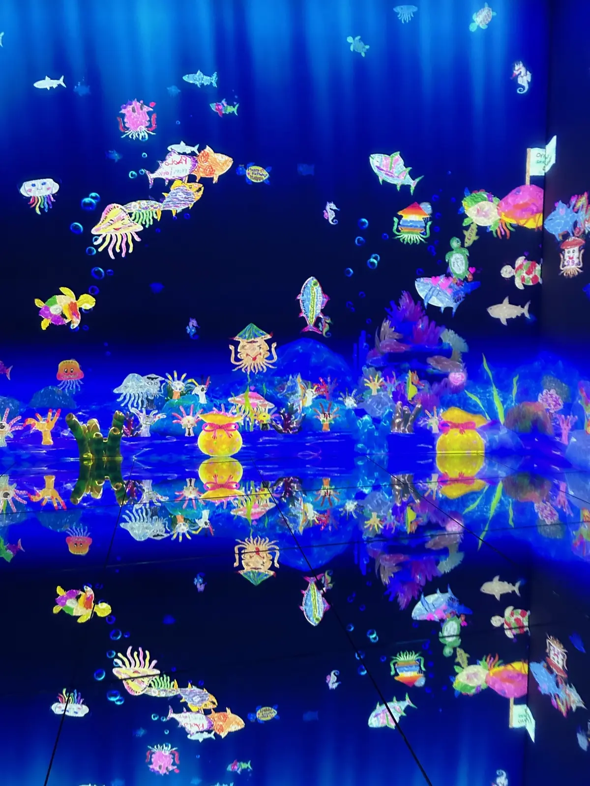 展示会 ”エプソン チームラボボーダーレス”の様子