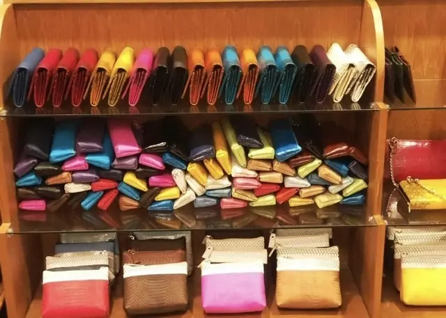 ヘビ革　財布　ペンケース