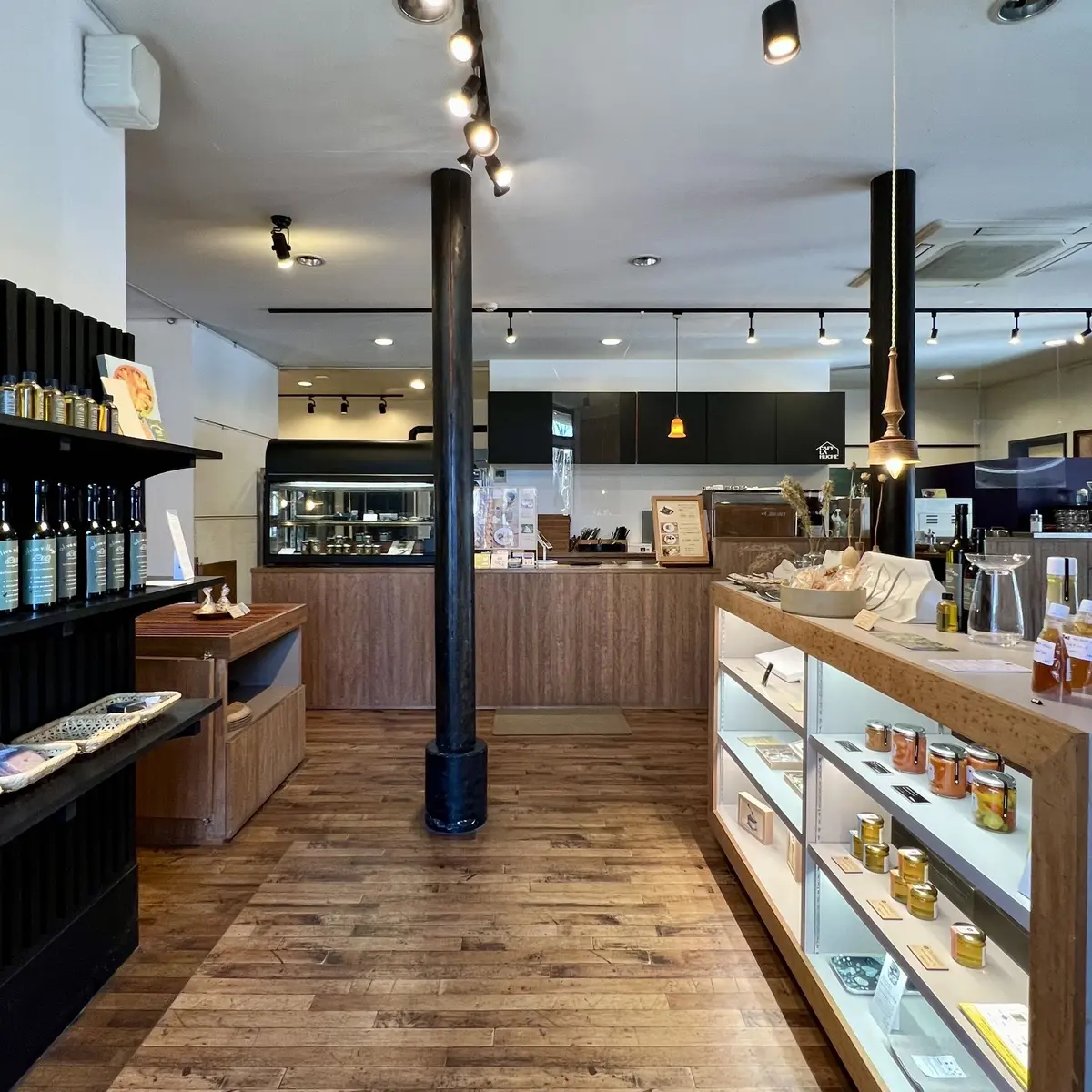 由布院　ベーカリーカフェ「カフェ・ラ・リューシュ」店内