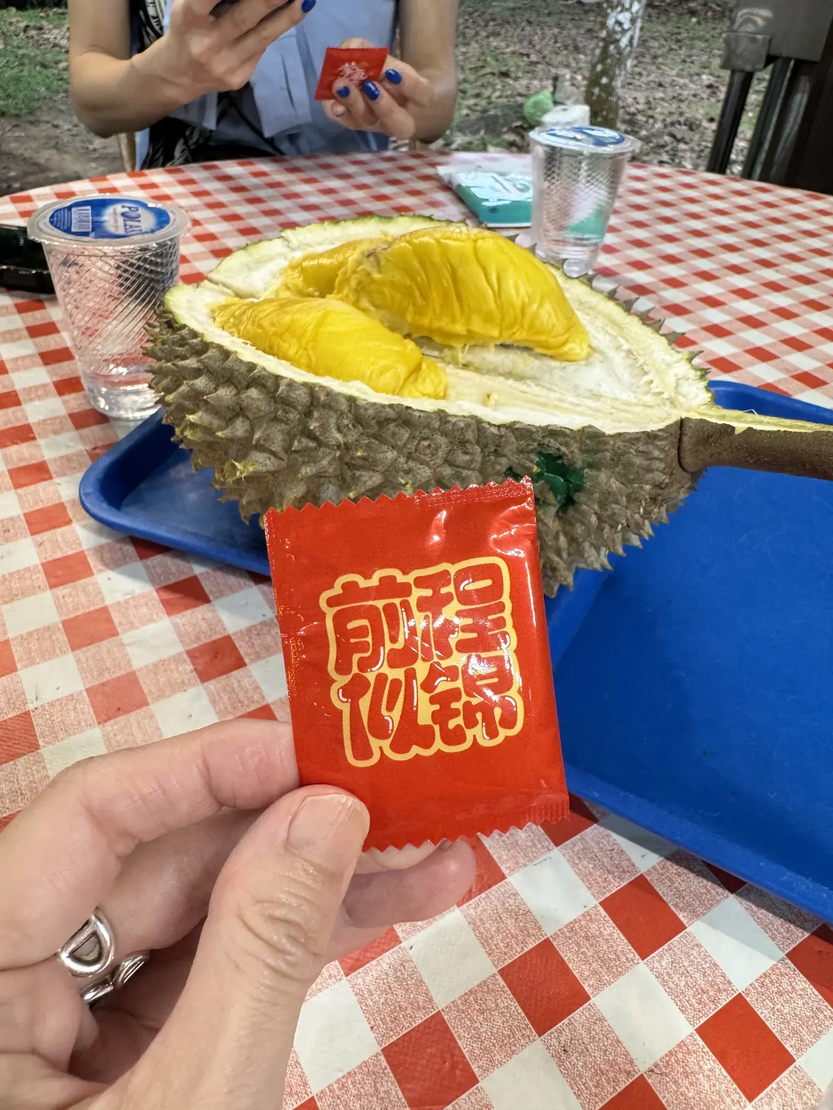 ドリアンとビニール手袋