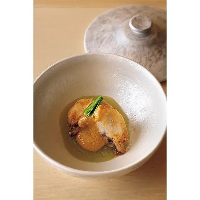 「あんこうの唐揚げと白菜のすり流し」。あん こうはカリッ&フワッとした食感