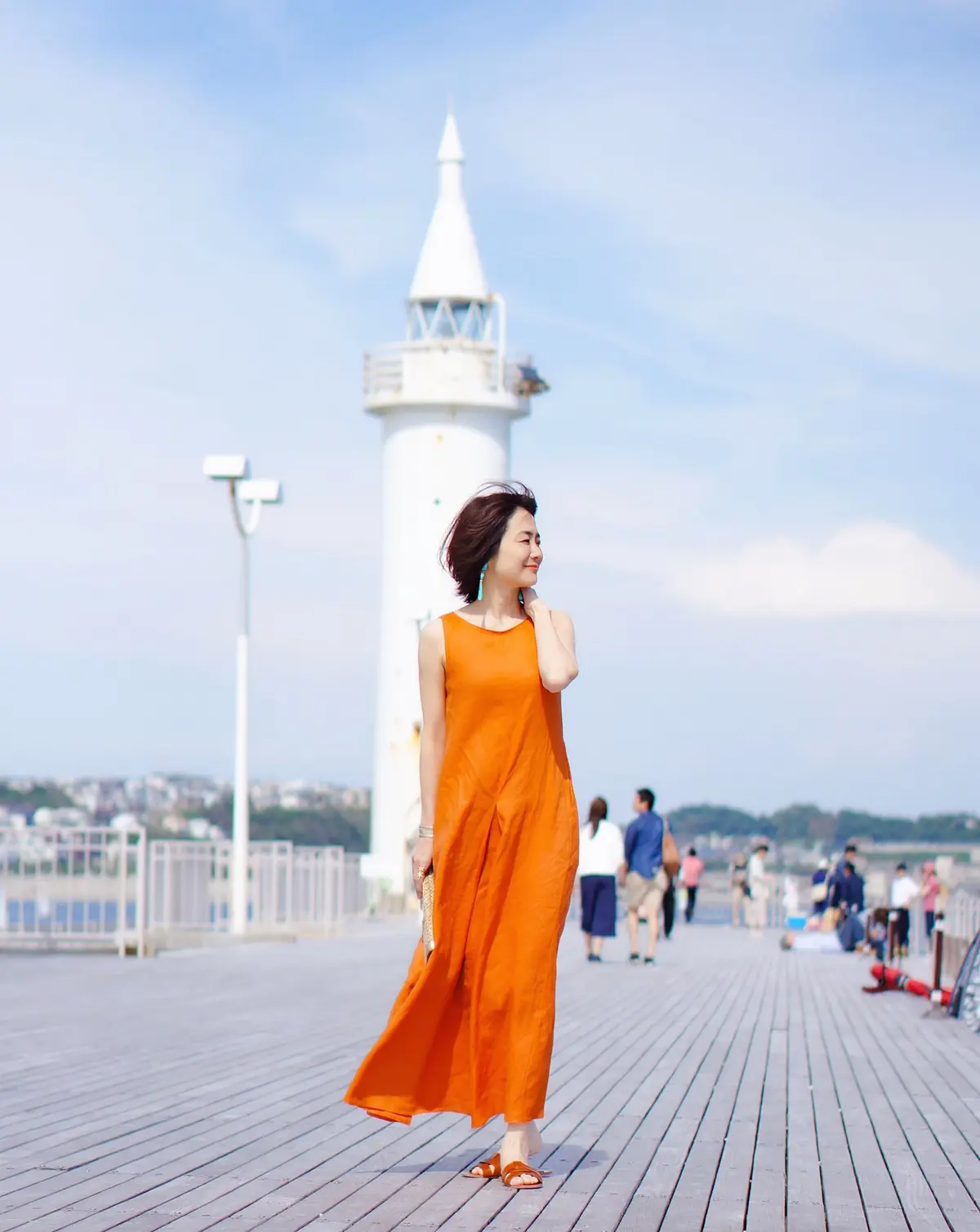 リゾートでも街着でも役立つリネンワンピーの画像_3