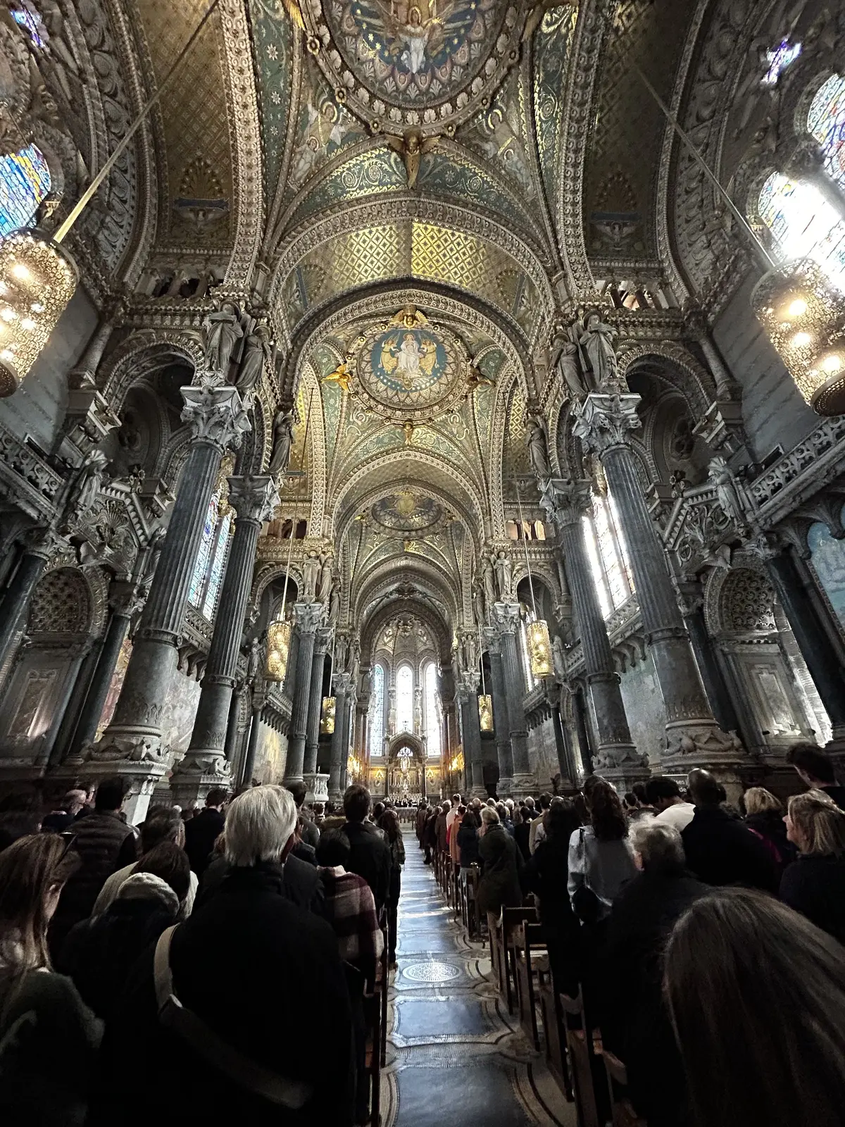 フランス　リヨン　ノートルダム・ド・フルヴィエール大聖堂