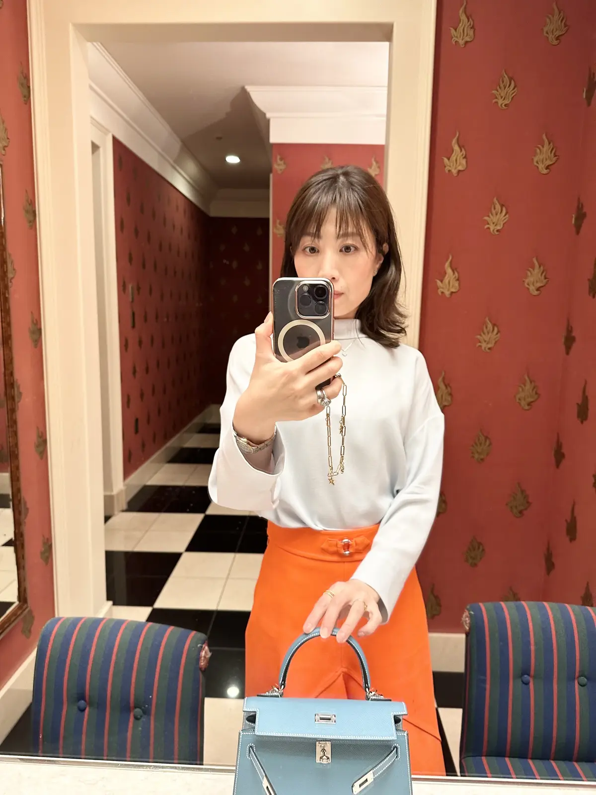 久しぶりにミドル丈スカートにヒールコーデの画像_2