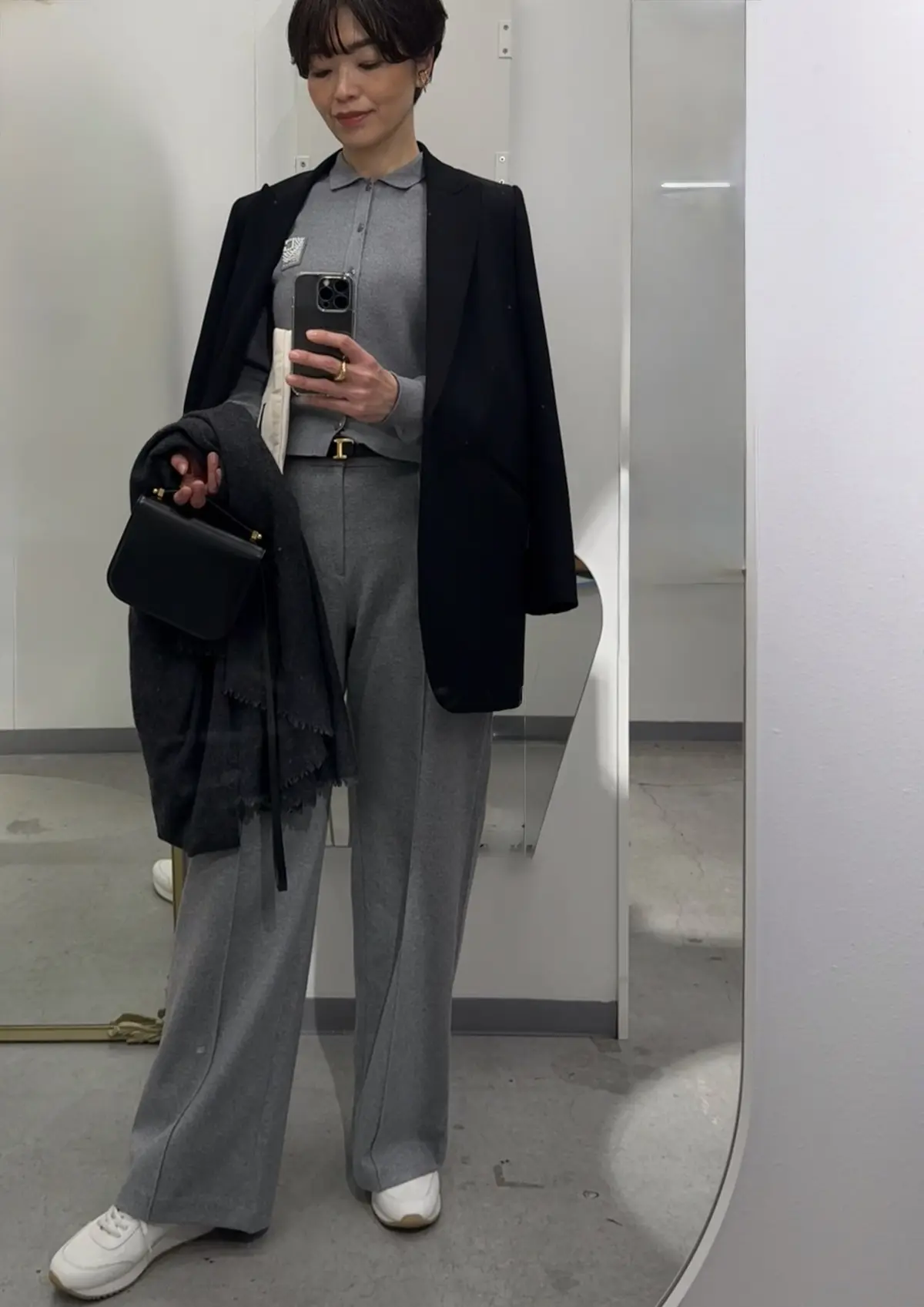 ユニクロのジャージーワイドパンツで過ごすの画像_5