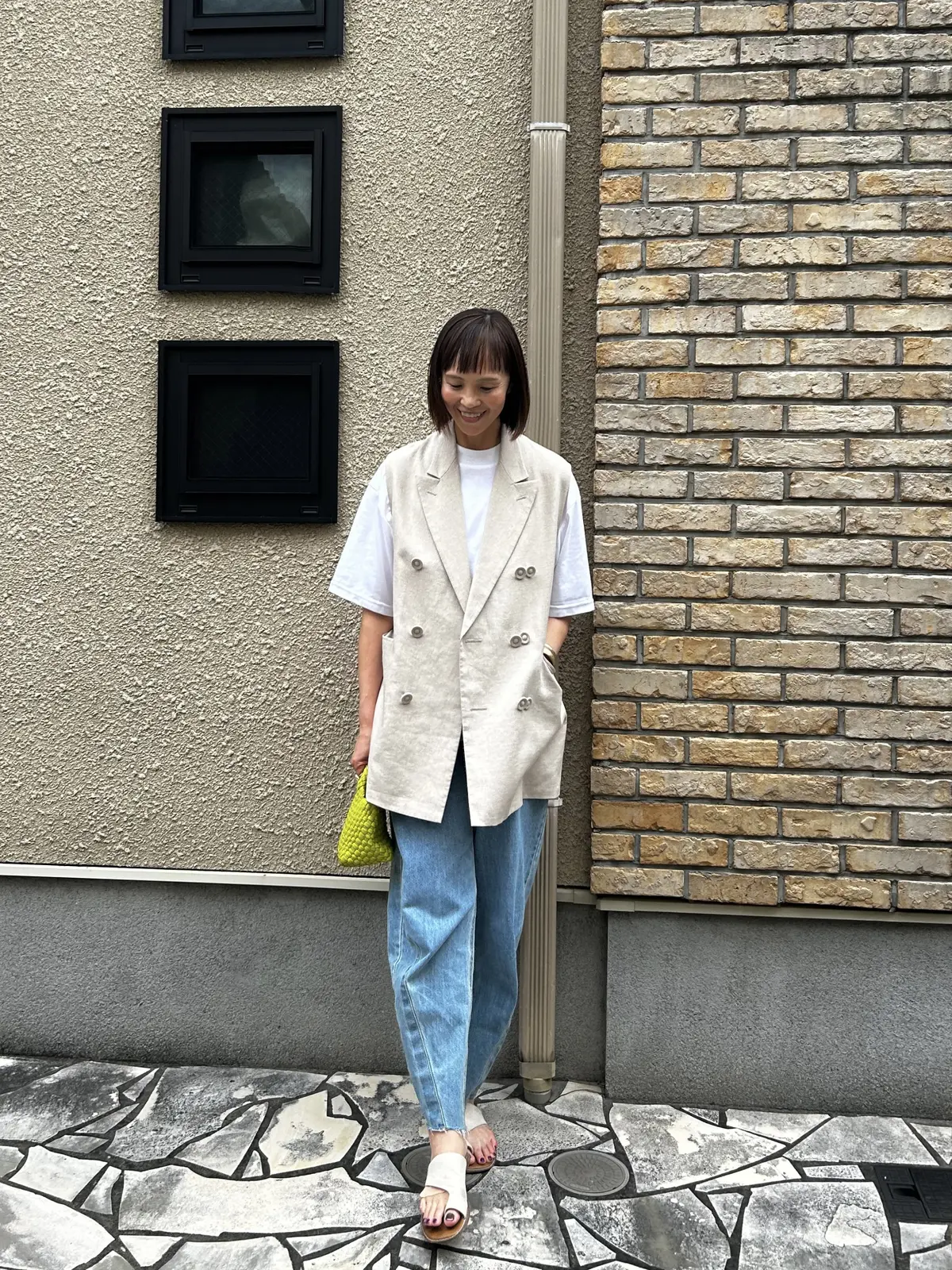 コーデの主役は麻です。麻は大人が着こなせの画像_2