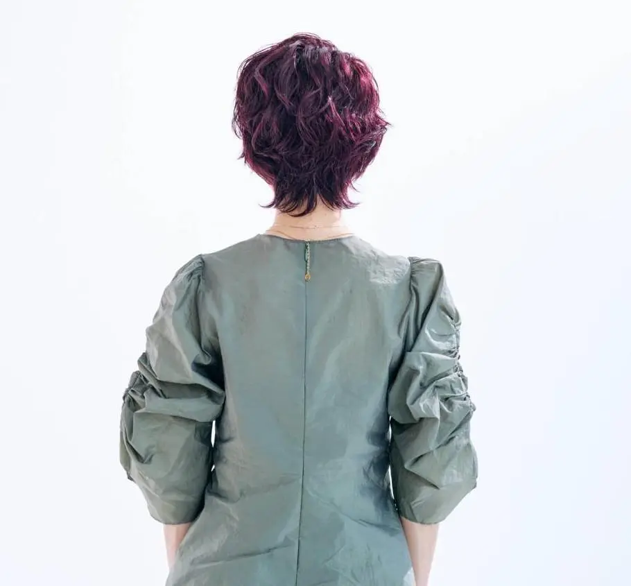 OurAge×Webエクラ ７－６　後から見たショートヘア　ヘアスタイル