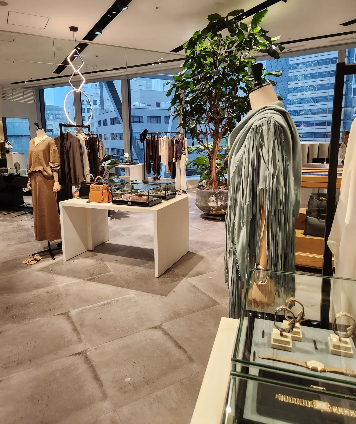 虎ノ門ヒルズでお洒落ランチとショッピングの画像_14