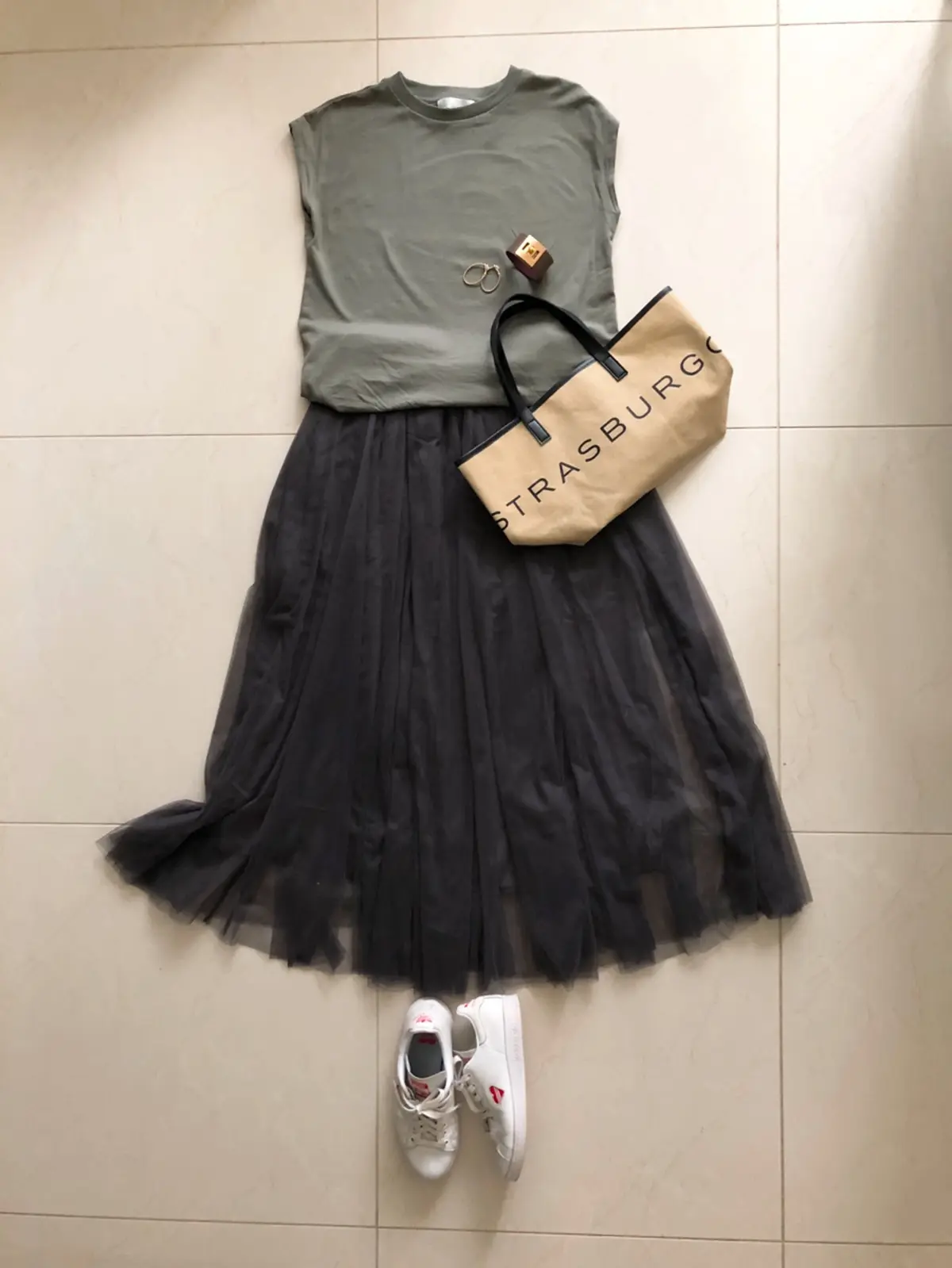 プチプラチュールスカートで秋コーデの画像_2