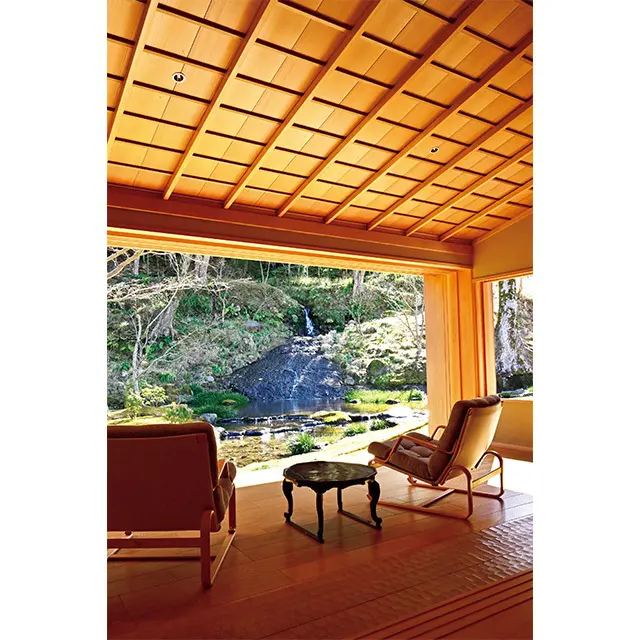 12.5畳＋4畳＋12.5畳の寝室＋広縁＋テラスを備えた「はなれ天鼓」